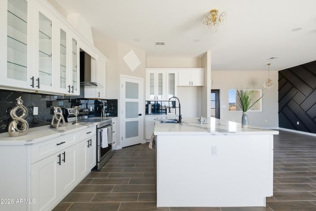 38253 W MISSOURI Avenue, Tonopah, AZ 85354