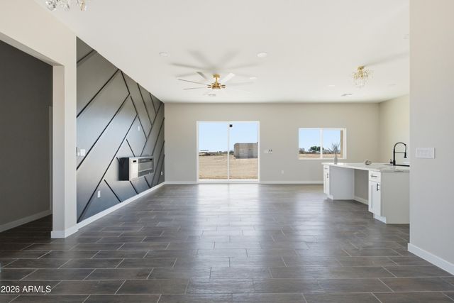 38253 W MISSOURI Avenue, Tonopah, AZ 85354