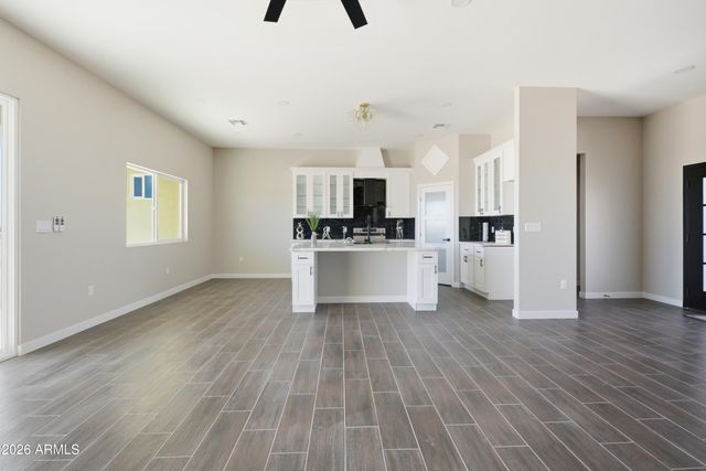 38253 W MISSOURI Avenue, Tonopah, AZ 85354