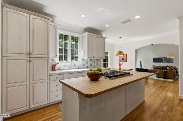 1005 Woodlot Ridge Road, Chapel Hill, NC 27516