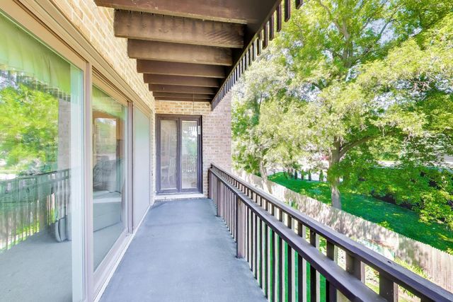 1845 Tanglewood Drive 3D, Glenview, IL 60025