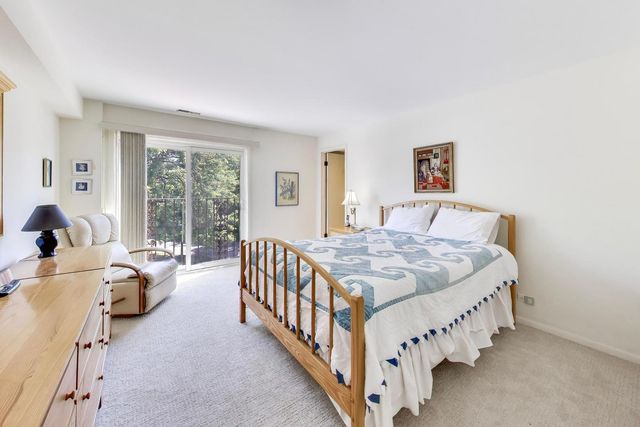 1845 Tanglewood Drive 3D, Glenview, IL 60025