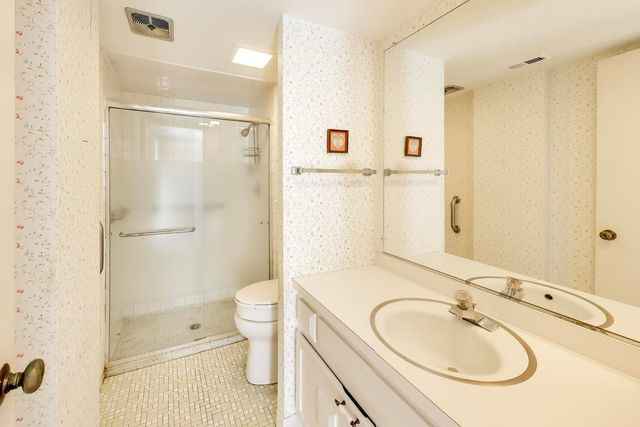 1845 Tanglewood Drive 3D, Glenview, IL 60025