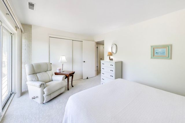 1845 Tanglewood Drive 3D, Glenview, IL 60025