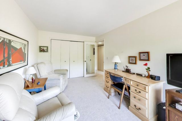 1845 Tanglewood Drive 3D, Glenview, IL 60025