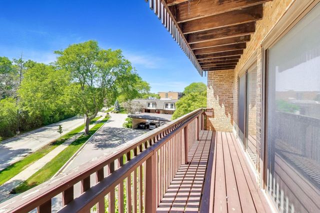 1845 Tanglewood Drive 3D, Glenview, IL 60025