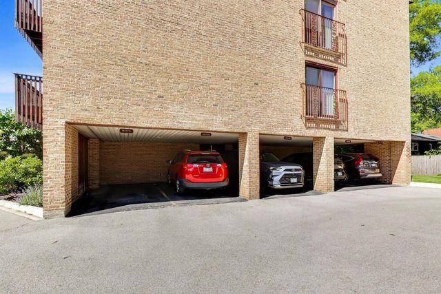 1845 Tanglewood Drive 3D, Glenview, IL 60025