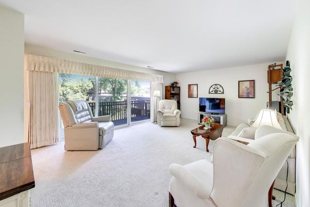 1845 Tanglewood Drive 3D, Glenview, IL 60025