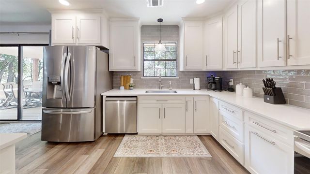 1425 Blackhawk Circle, Granbury, TX 76048