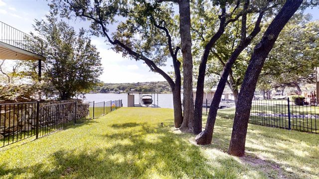 1425 Blackhawk Circle, Granbury, TX 76048