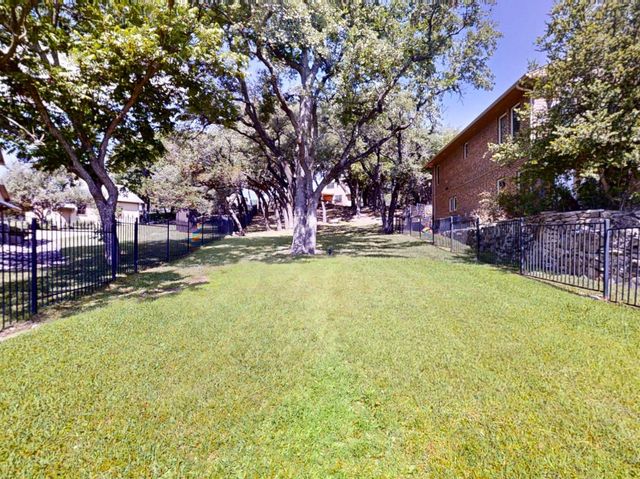1425 Blackhawk Circle, Granbury, TX 76048