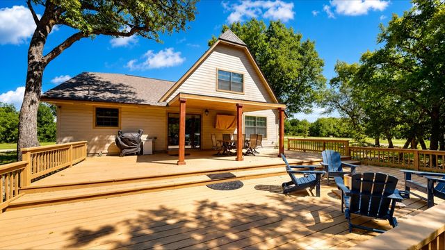 1425 Blackhawk Circle, Granbury, TX 76048