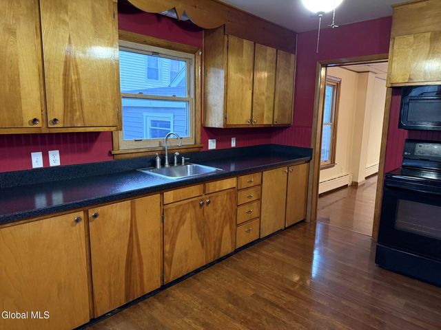 269 Broadway, Menands, NY 12204