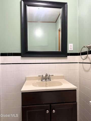 269 Broadway, Menands, NY 12204