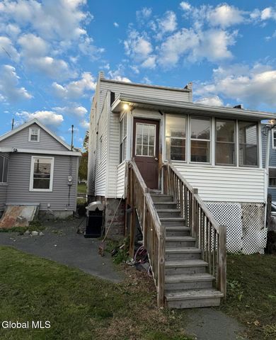 269 Broadway, Menands, NY 12204