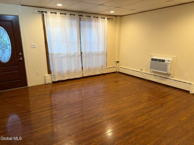 269 Broadway, Menands, NY 12204