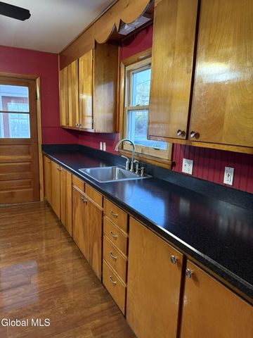 269 Broadway, Menands, NY 12204