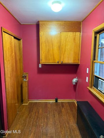 269 Broadway, Menands, NY 12204