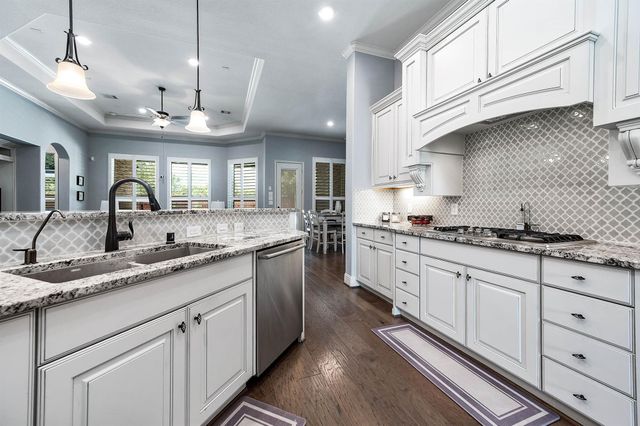 15406 Thompson Ridge Drive, Cypress, TX 77429