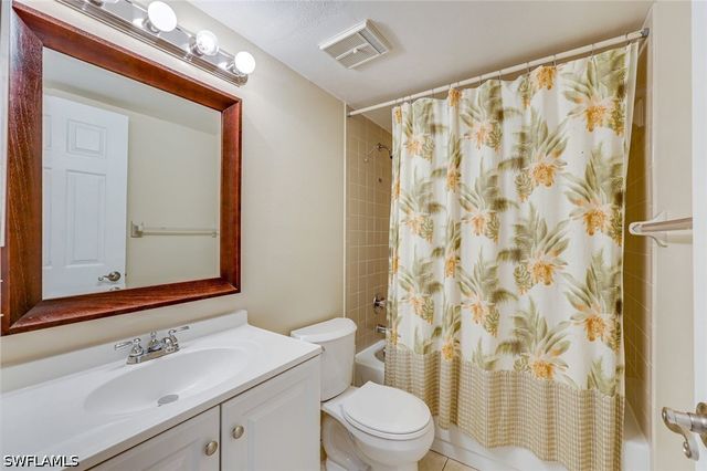 1702 Kings Lake BLVD 102, Naples, FL 34112