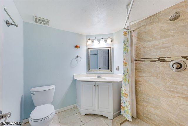 1702 Kings Lake BLVD 102, Naples, FL 34112