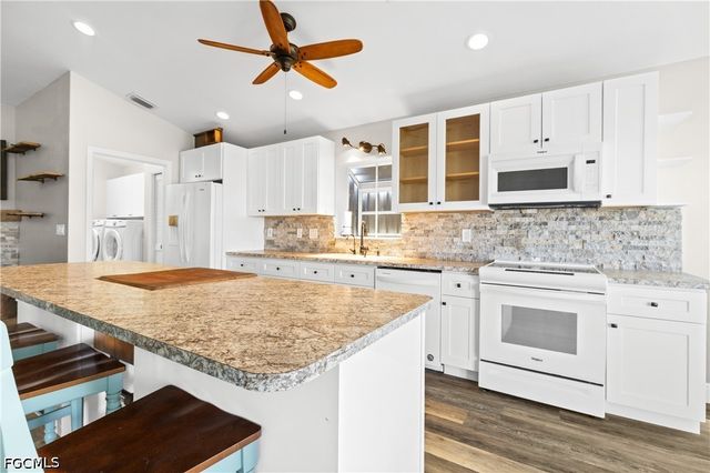 17521 Coconut Palm CT, North Fort Myers, FL 33917