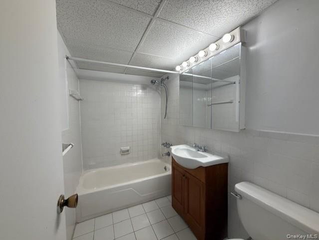 100 Clinton Avenue 1V, Mineola, NY 11501