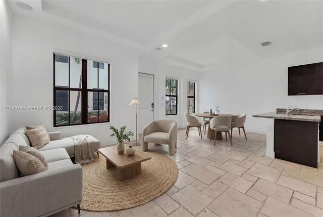 8453 NW 51st Ter 8453, Doral, FL 33166