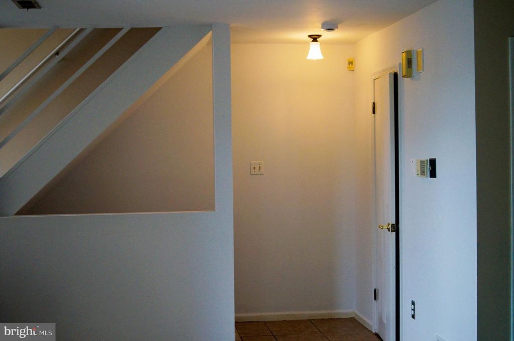 283 JUANITA CT, LEVITTOWN, PA 19057 — photo 3