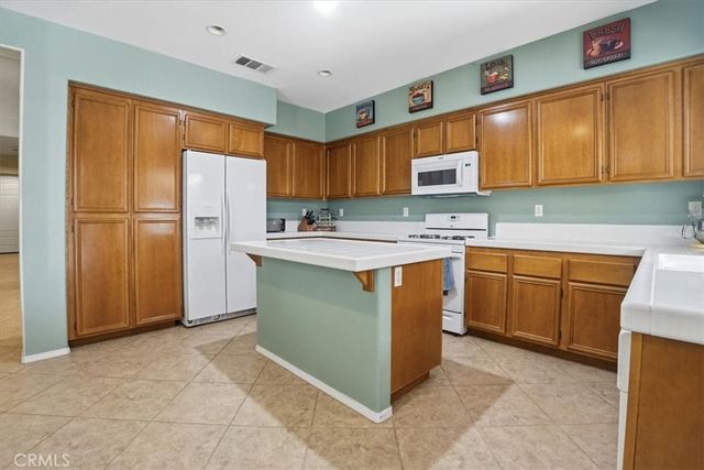 10972 Admirals Bay, Victorville, CA 92392