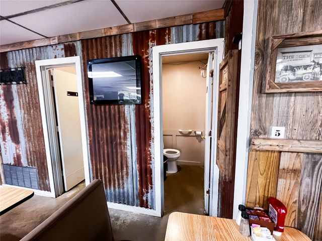 108 S Main Street, Yantis, TX 75497