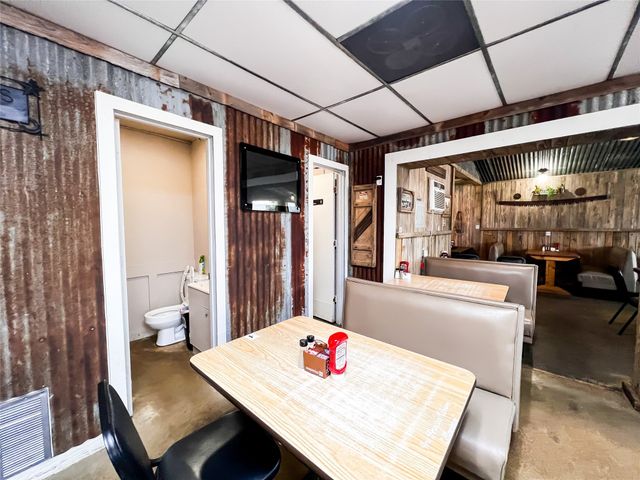 108 S Main Street, Yantis, TX 75497