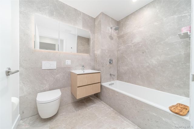 3005 Vernon Boulevard 7J, Astoria, NY 11102