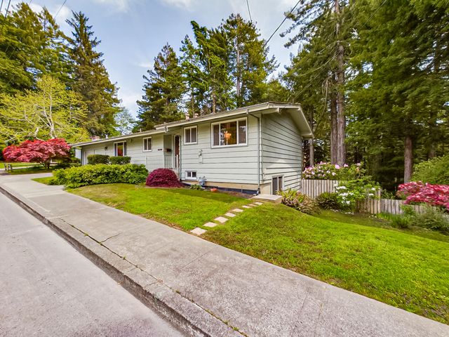 1220 Vista Drive, Eureka, CA 95503