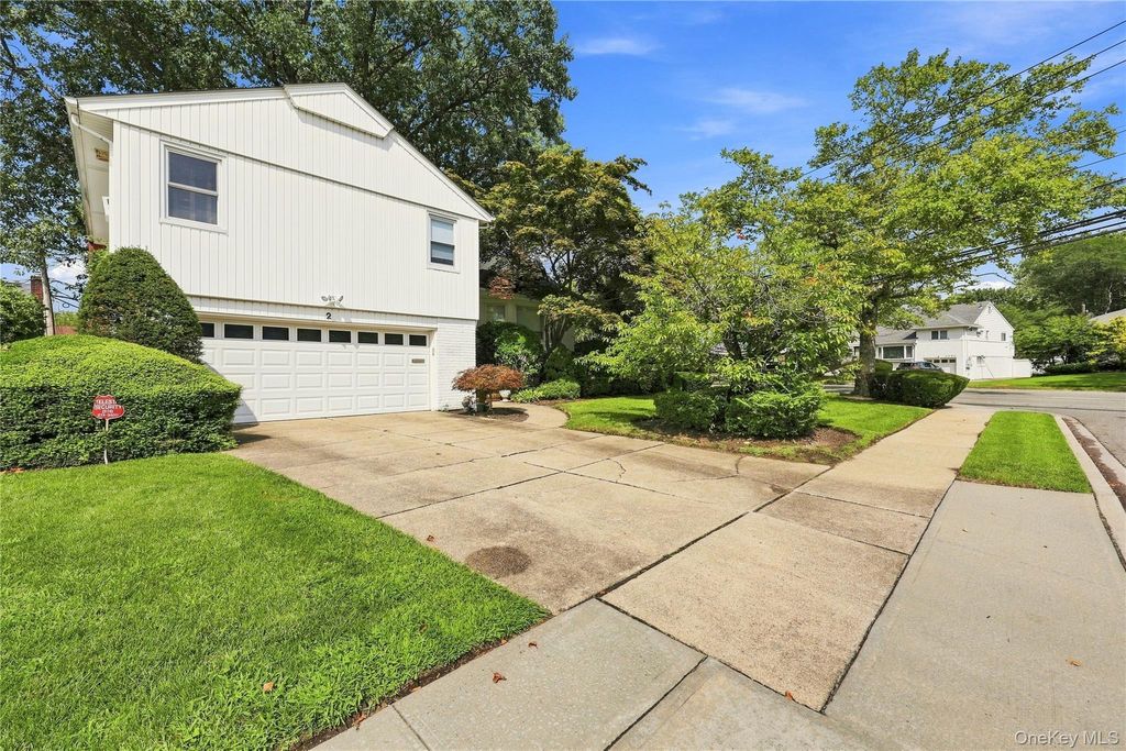 2 Longview Avenue, North Woodmere, NY 11581 — photo 2