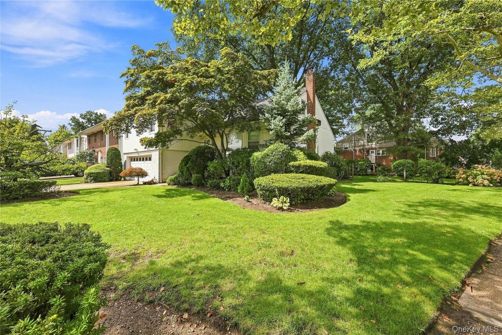 2 Longview Avenue, North Woodmere, NY 11581 — photo 3