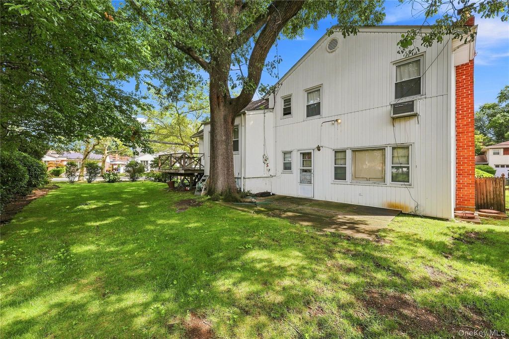 2 Longview Avenue, North Woodmere, NY 11581 — photo 5