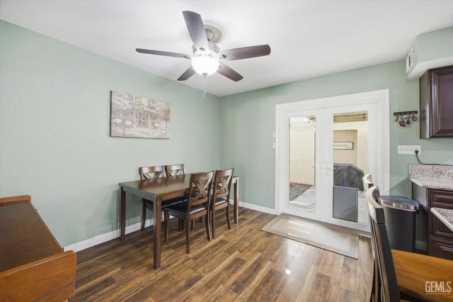 930 Olive Drive 15, Bakersfield, CA 93308