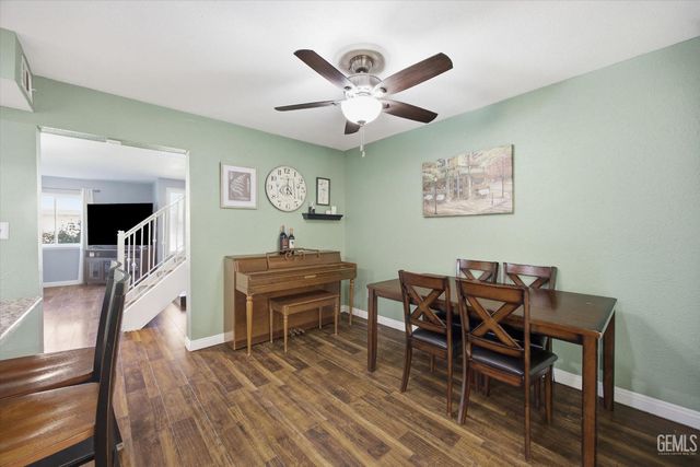 930 Olive Drive 15, Bakersfield, CA 93308