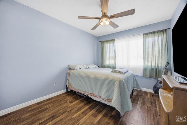 930 Olive Drive 15, Bakersfield, CA 93308