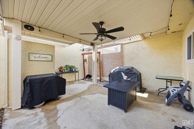 930 Olive Drive 15, Bakersfield, CA 93308