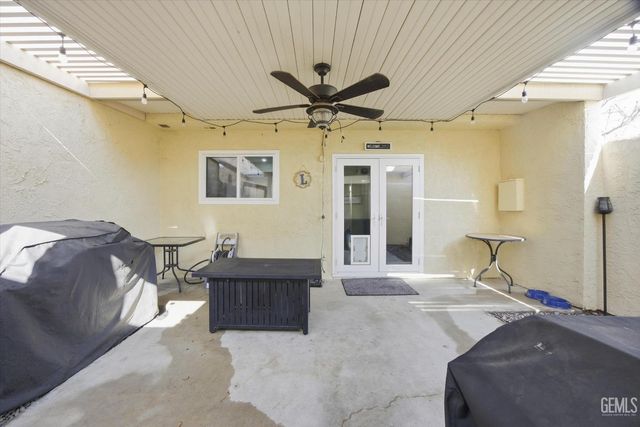 930 Olive Drive 15, Bakersfield, CA 93308