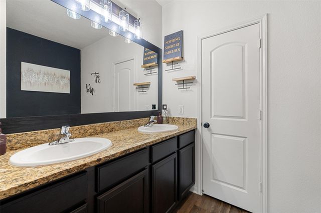 13701 Charles W Fairbanks CV, Manor, TX 78653