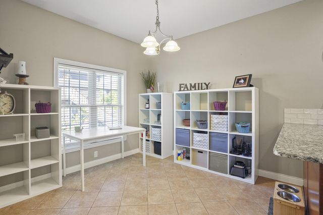 3805 EAGLE VIEW CT, Columbia, MO 65203