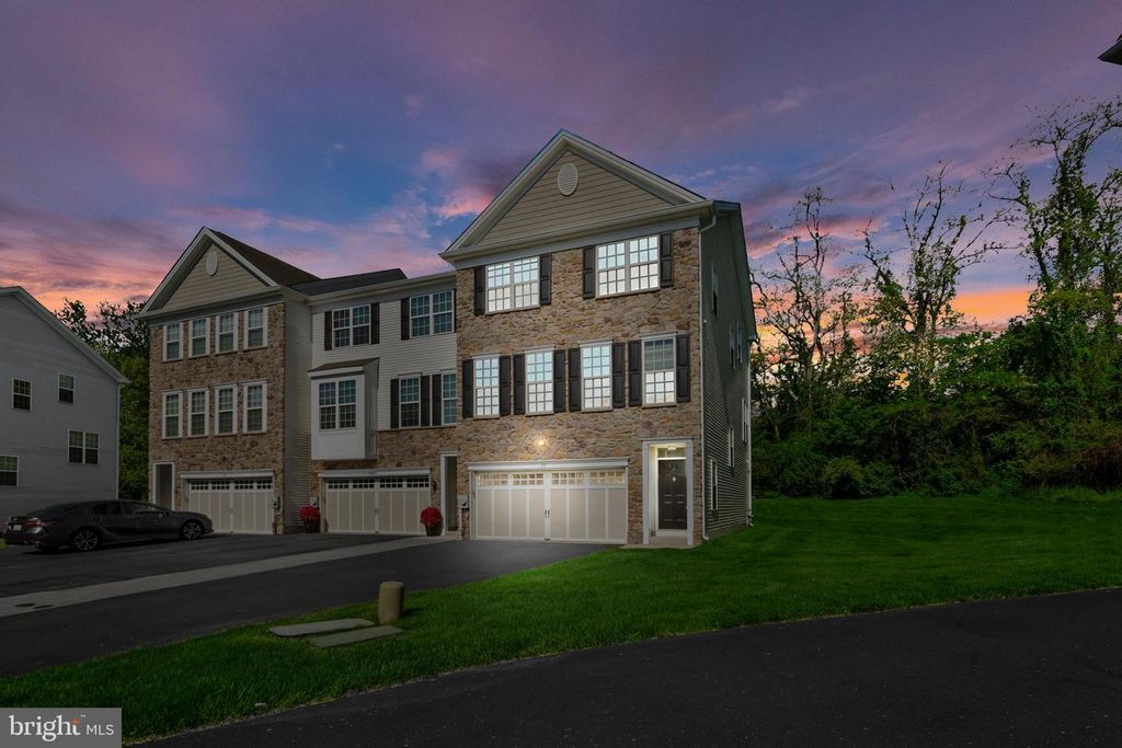415 CHESTNUT CT, Langhorne, PA 19047