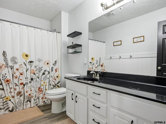 13805 Kelly Drive, Bellevue, NE 68123