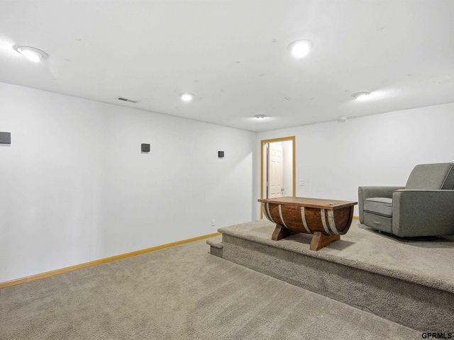 13805 Kelly Drive, Bellevue, NE 68123