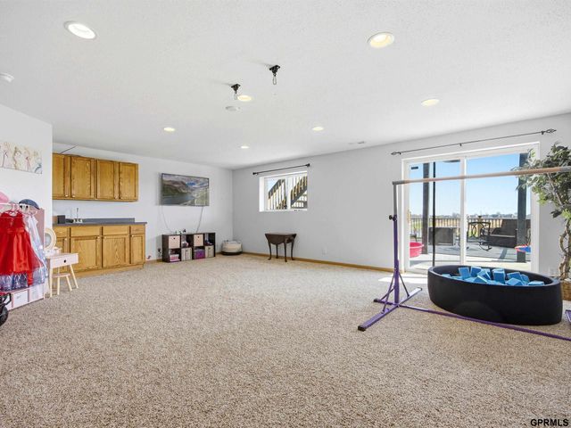 13805 Kelly Drive, Bellevue, NE 68123