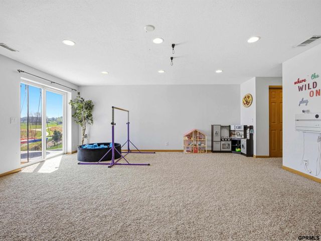 13805 Kelly Drive, Bellevue, NE 68123