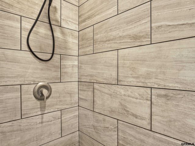 13805 Kelly Drive, Bellevue, NE 68123